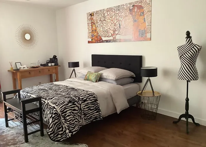 Les Halles D'hotes Bed and breakfast 4*